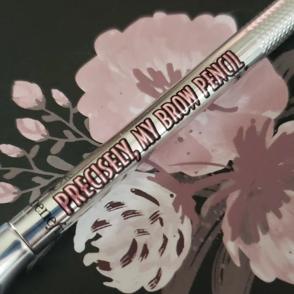 BENEFIT COSMETICS PRECISELY, MY BROW EYEBROW ULTRA-FINE DEFINING PENCIL. - Picture 1 of 9